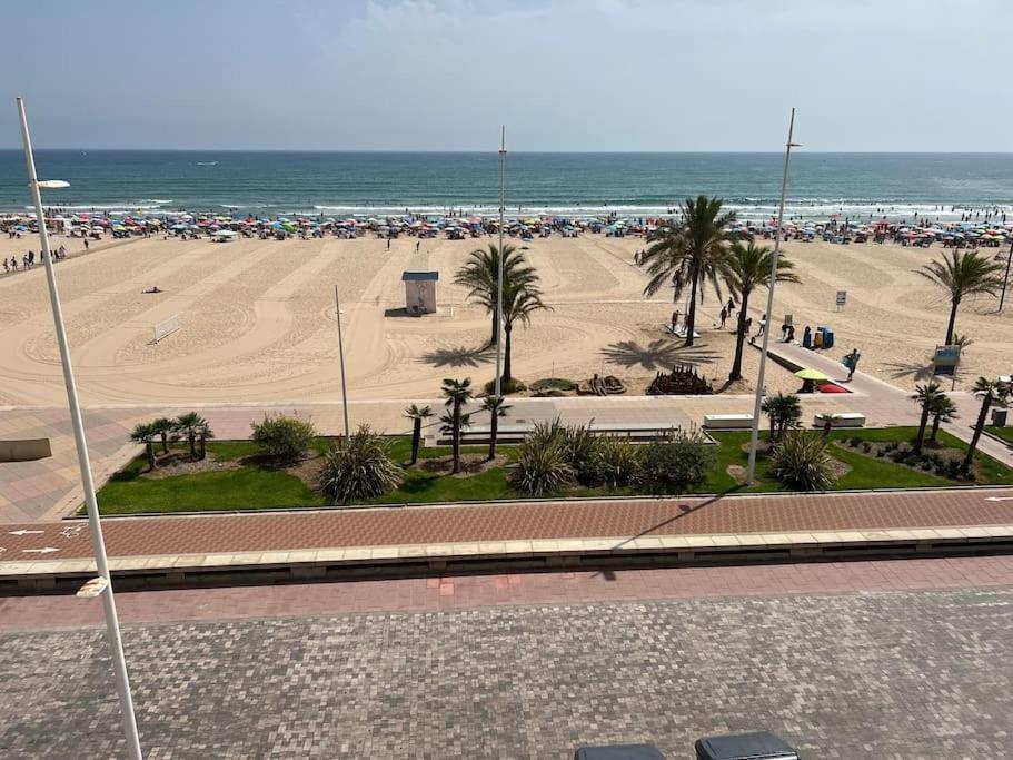 Apartamento 1ª Linea De Playa - Con Piscina Y Parking Playa de Gandía Exterior foto
